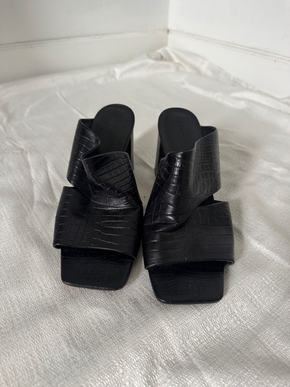 Vince Croc Embossed Leather Mule Sandals Black Square Toe Block Heel | Size 11